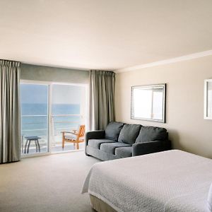 Premium Junior Suite Ocean Front Balcony